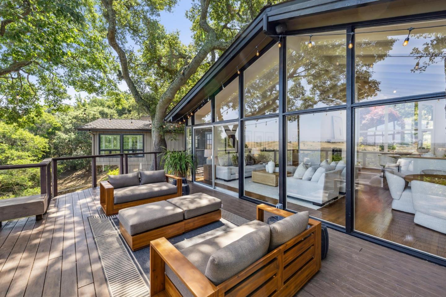 Detail Gallery Image 23 of 111 For 138 Bolivar Ln, Portola Valley,  CA 94028 - 6 Beds | 6 Baths
