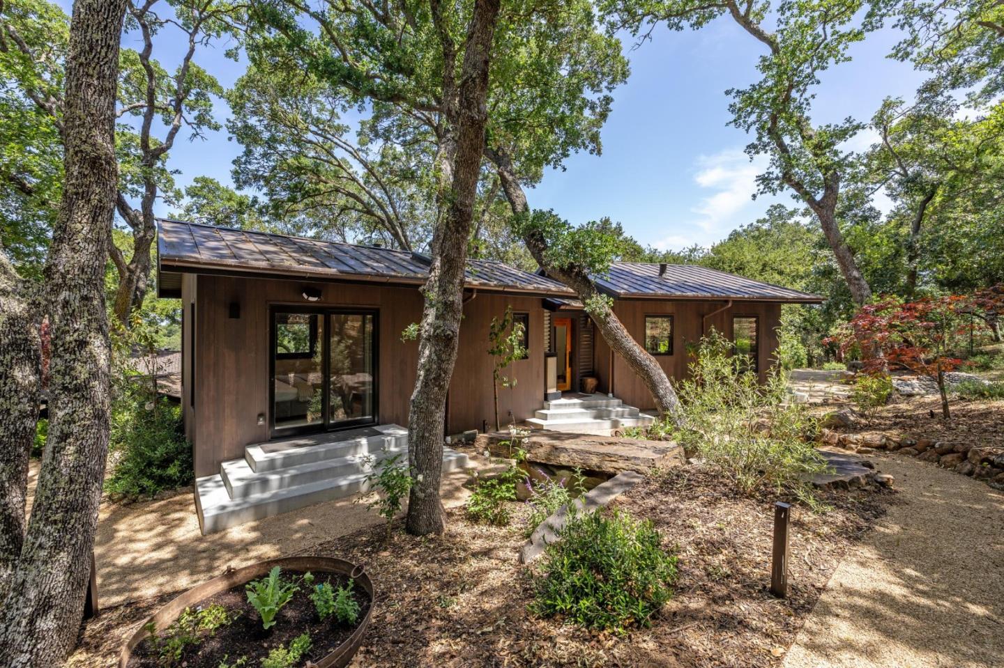 Detail Gallery Image 90 of 111 For 138 Bolivar Ln, Portola Valley,  CA 94028 - 6 Beds | 6 Baths