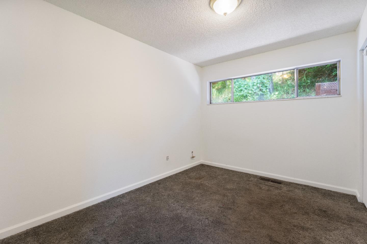 Detail Gallery Image 13 of 25 For 155 Stanford Dr, Ben Lomond,  CA 95005 - 5 Beds | 3 Baths