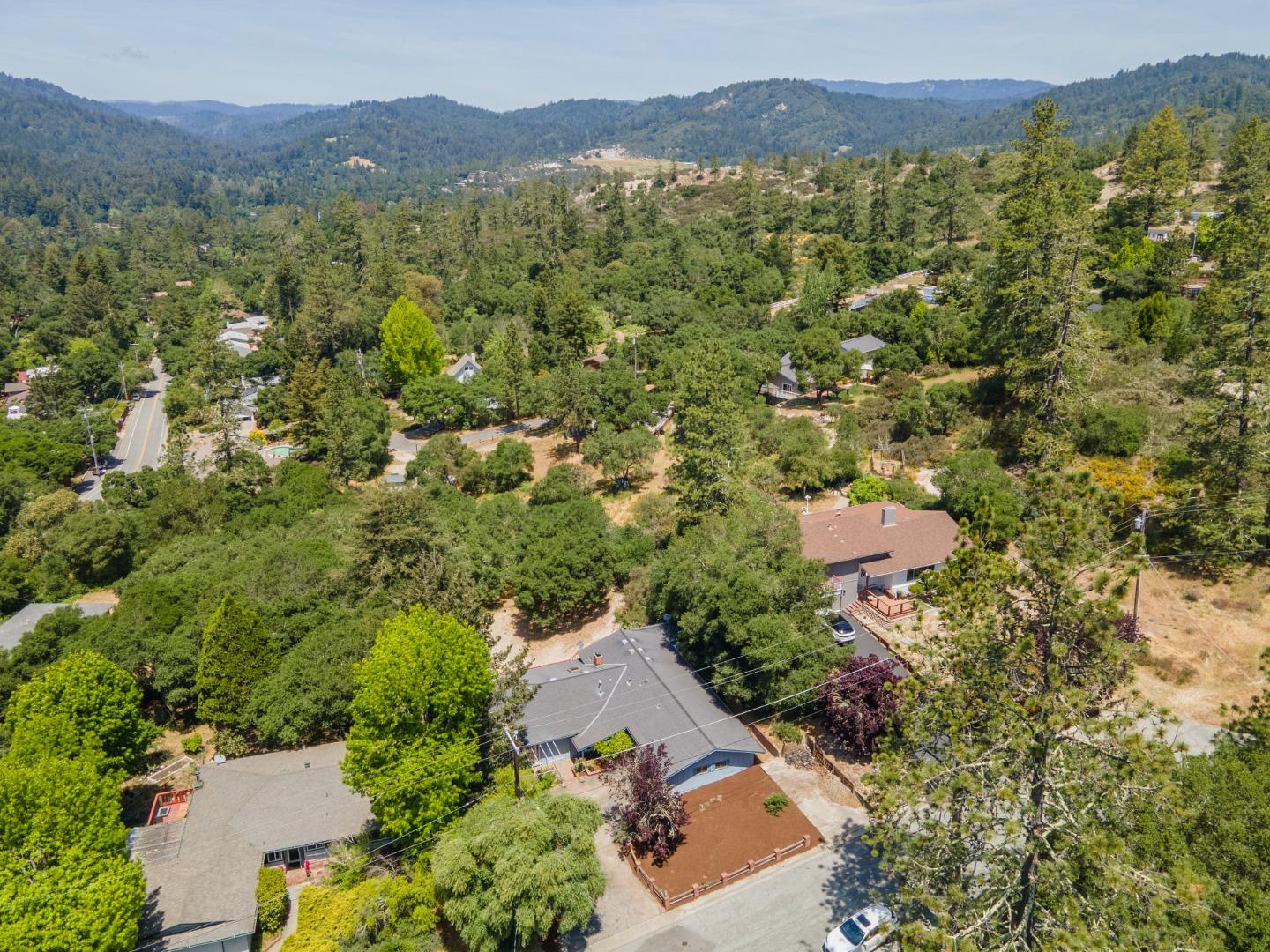 Detail Gallery Image 3 of 25 For 155 Stanford Dr, Ben Lomond,  CA 95005 - 5 Beds | 3 Baths