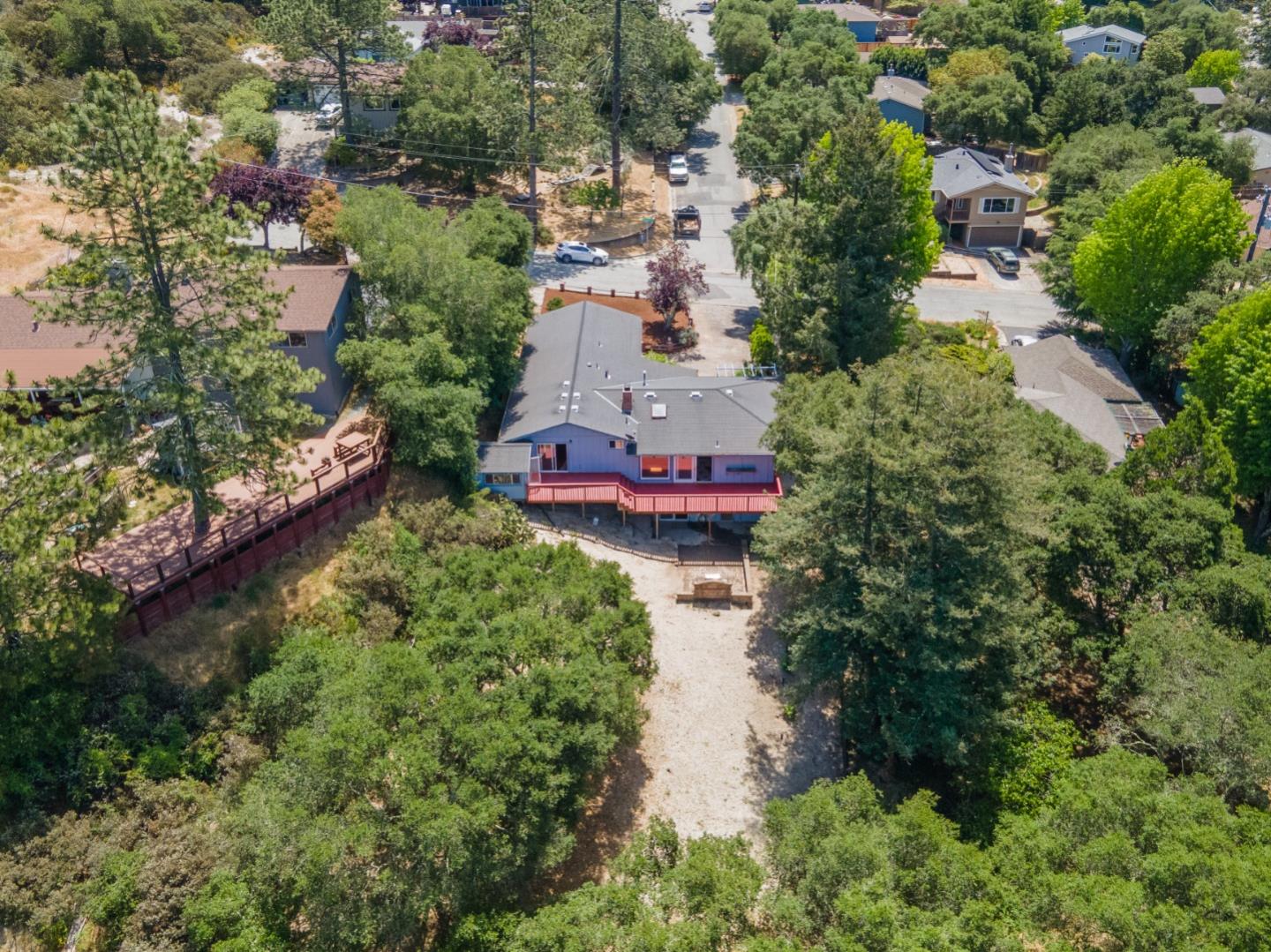 Detail Gallery Image 6 of 25 For 155 Stanford Dr, Ben Lomond,  CA 95005 - 5 Beds | 3 Baths