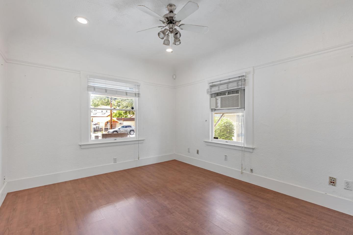 Detail Gallery Image 10 of 19 For 136 Race St, San Jose,  CA 95126 - – Beds | – Baths