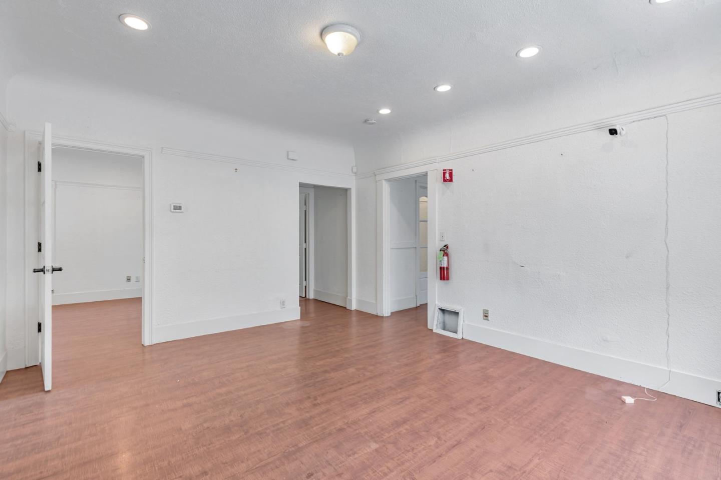 Detail Gallery Image 12 of 19 For 136 Race St, San Jose,  CA 95126 - – Beds | – Baths