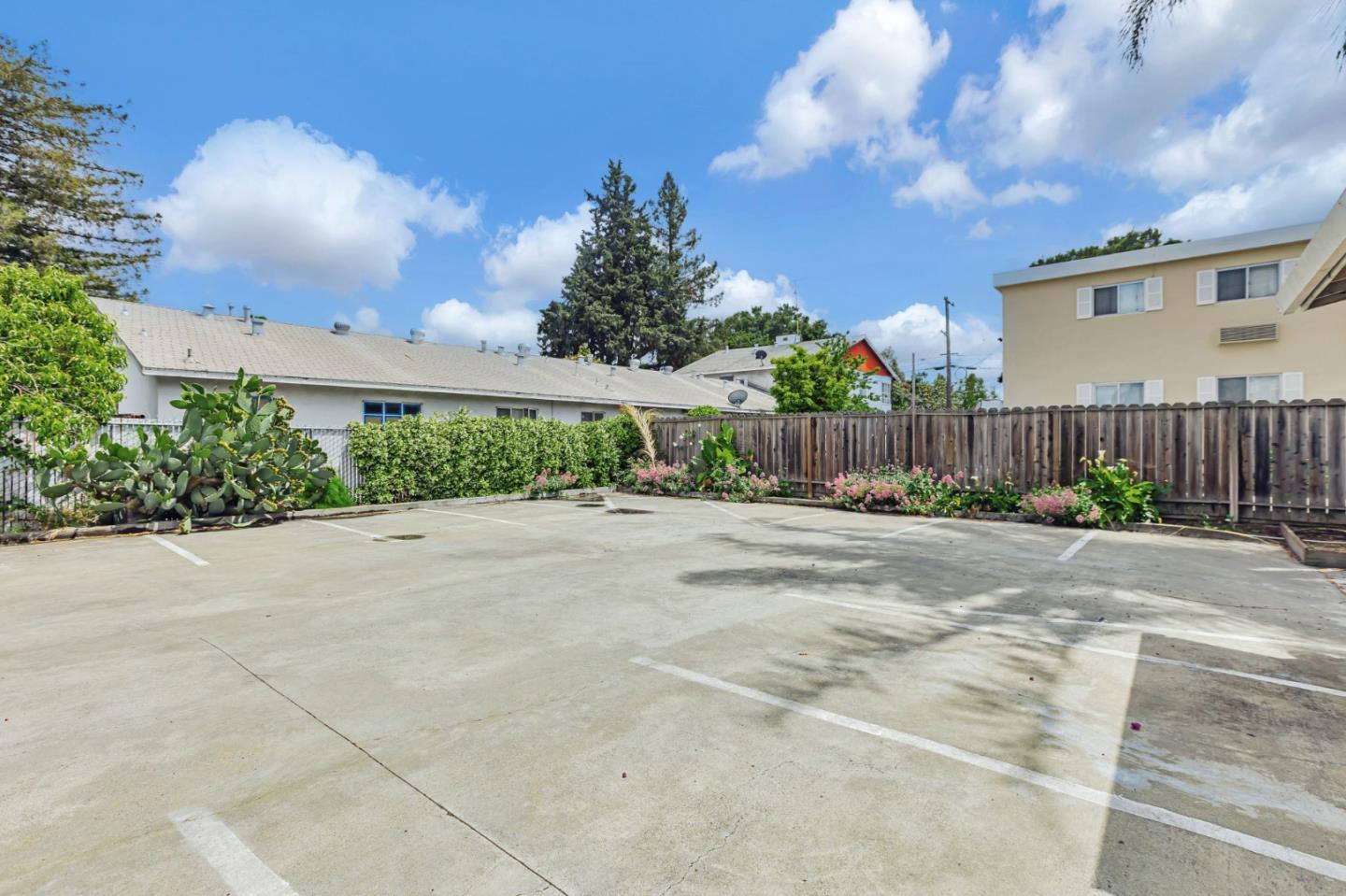 Detail Gallery Image 15 of 19 For 136 Race St, San Jose,  CA 95126 - – Beds | – Baths