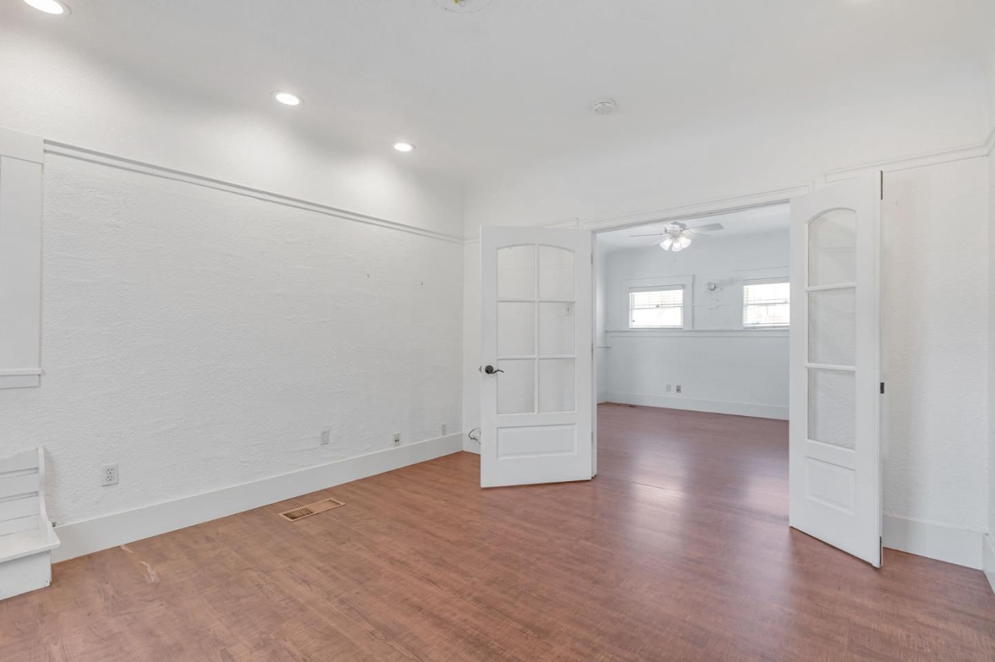 Detail Gallery Image 7 of 19 For 136 Race St, San Jose,  CA 95126 - – Beds | – Baths