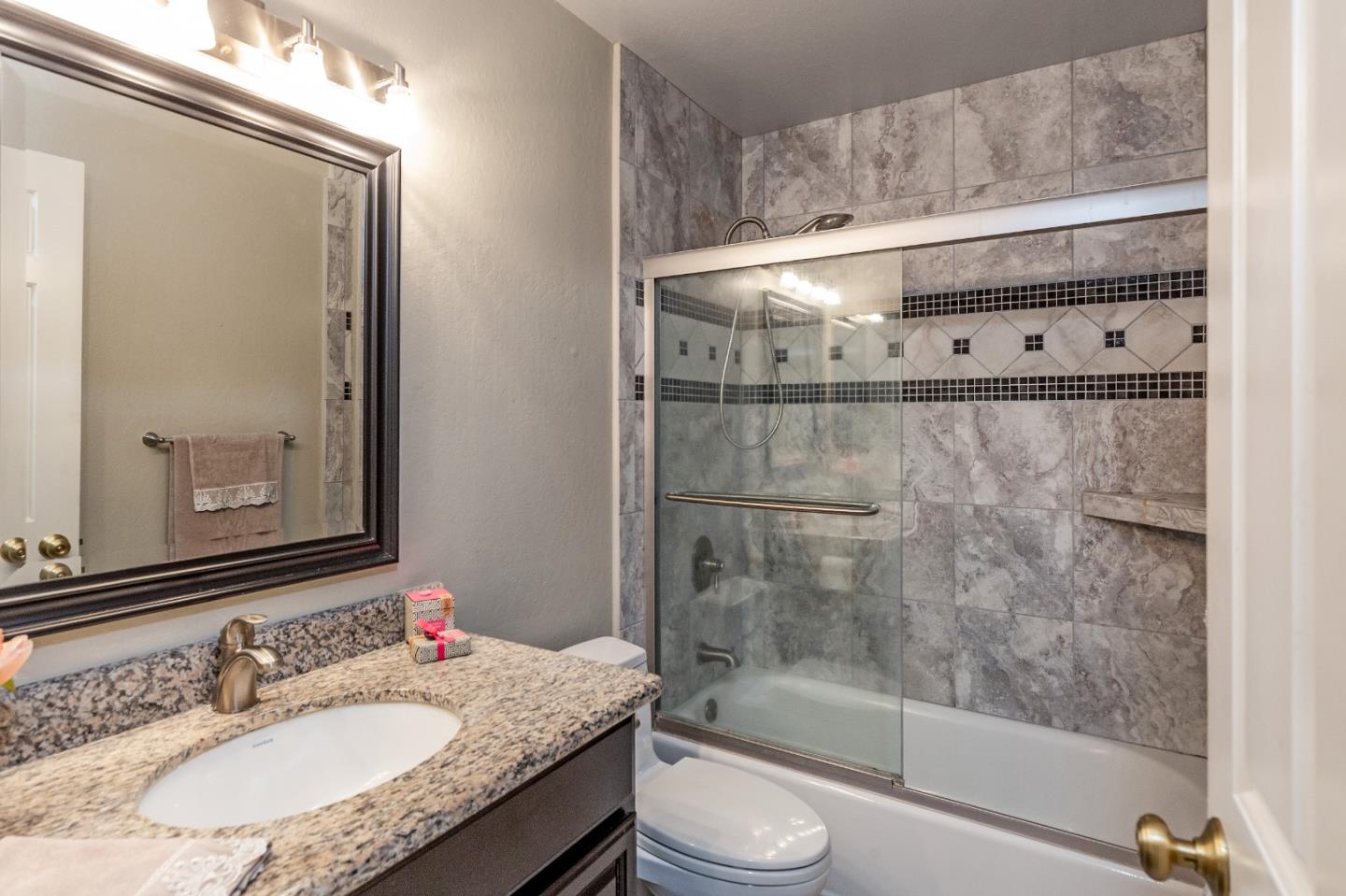 Detail Gallery Image 13 of 25 For 4463 Park Sommers Way, San Jose,  CA 95136 - 4 Beds | 2 Baths