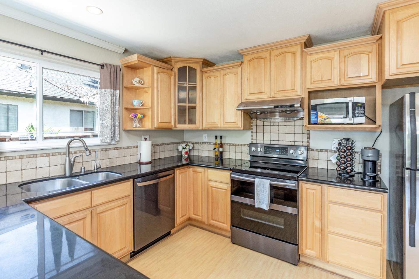 Detail Gallery Image 7 of 25 For 4463 Park Sommers Way, San Jose,  CA 95136 - 4 Beds | 2 Baths