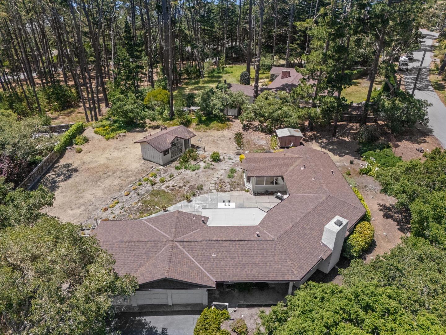 Detail Gallery Image 4 of 42 For 1209 Atajo Way, Pebble Beach,  CA 93953 - 3 Beds | 3 Baths