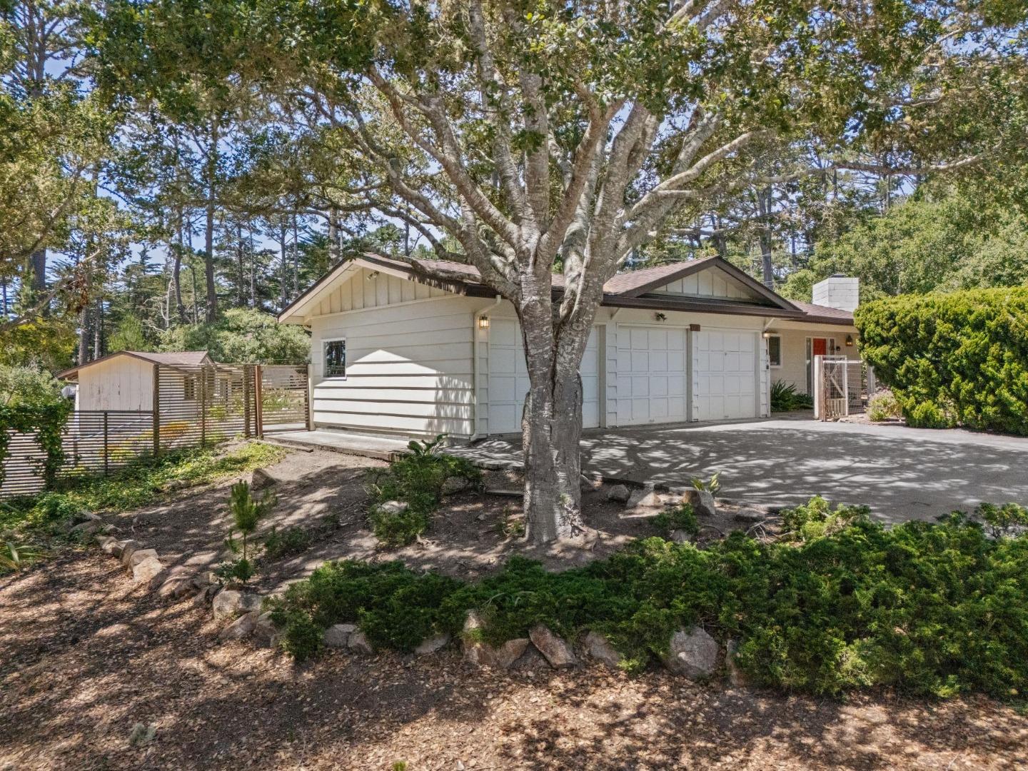 Detail Gallery Image 5 of 42 For 1209 Atajo Way, Pebble Beach,  CA 93953 - 3 Beds | 3 Baths
