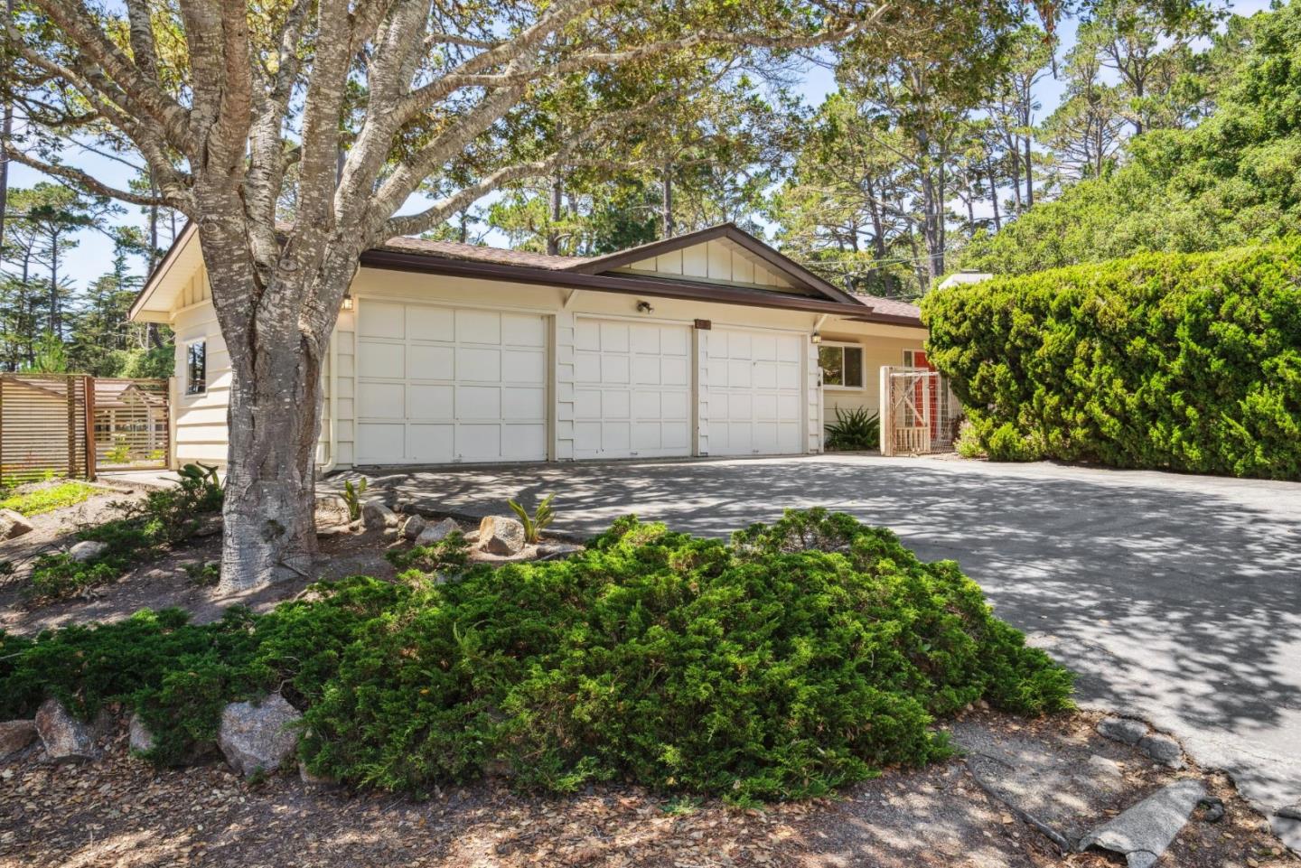 Detail Gallery Image 6 of 42 For 1209 Atajo Way, Pebble Beach,  CA 93953 - 3 Beds | 3 Baths
