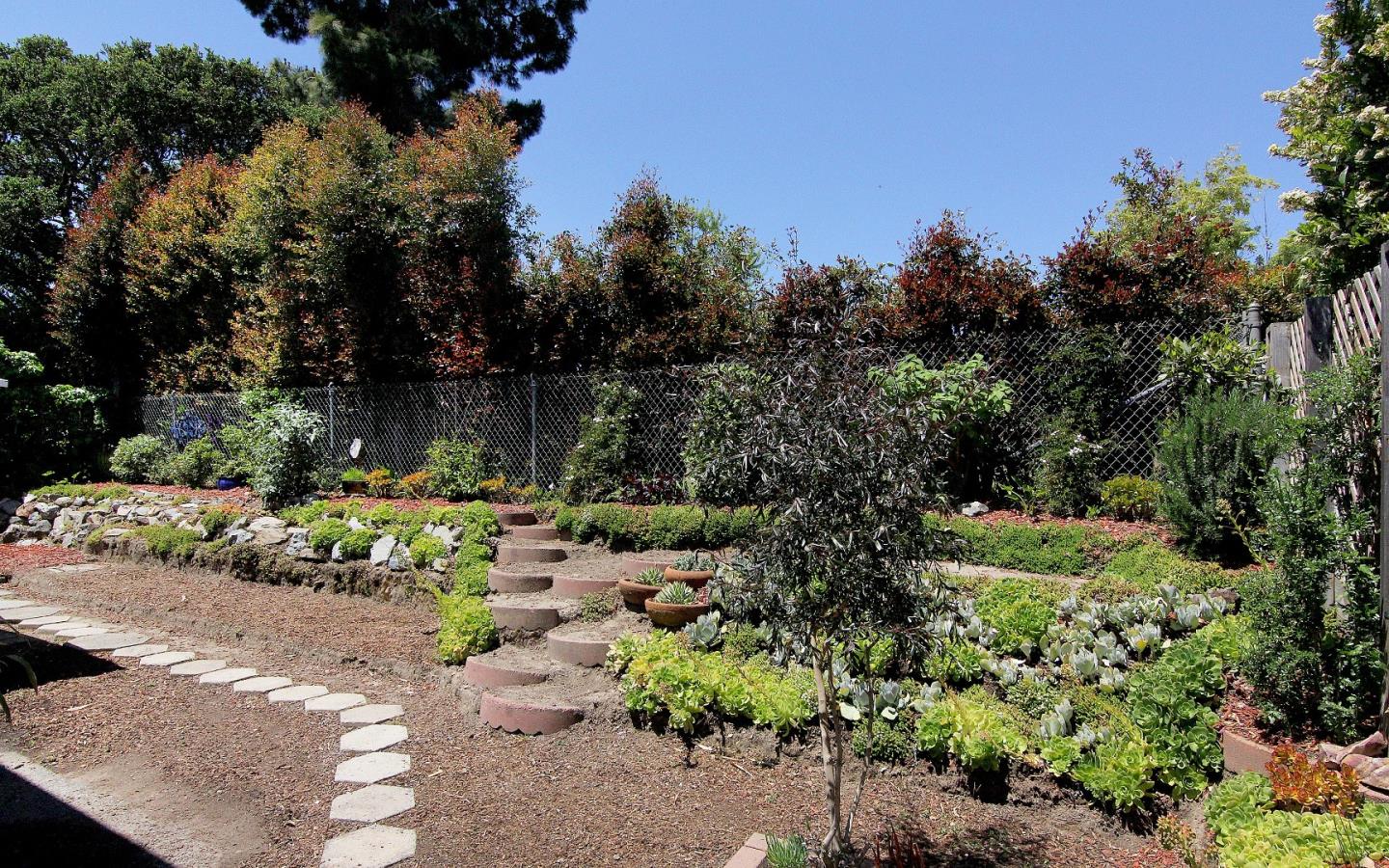 Detail Gallery Image 18 of 35 For 800 Brommer St #34,  Santa Cruz,  CA 95062 - 2 Beds | 1 Baths