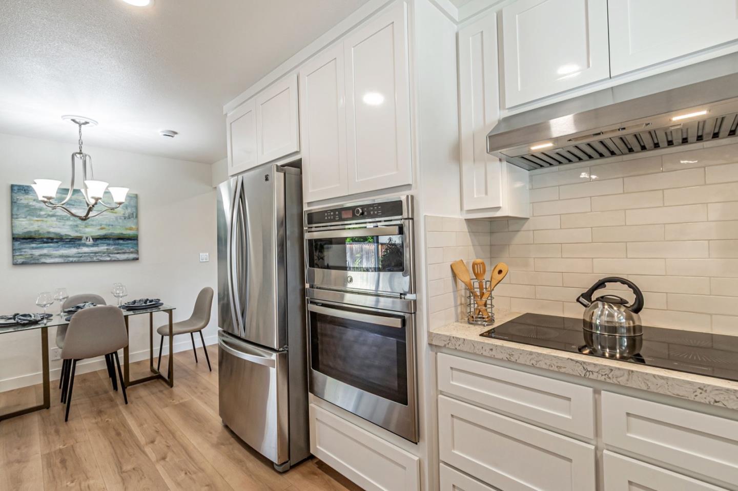 Detail Gallery Image 11 of 32 For 1598 Hallbrook Dr, San Jose,  CA 95118 - 3 Beds | 2 Baths