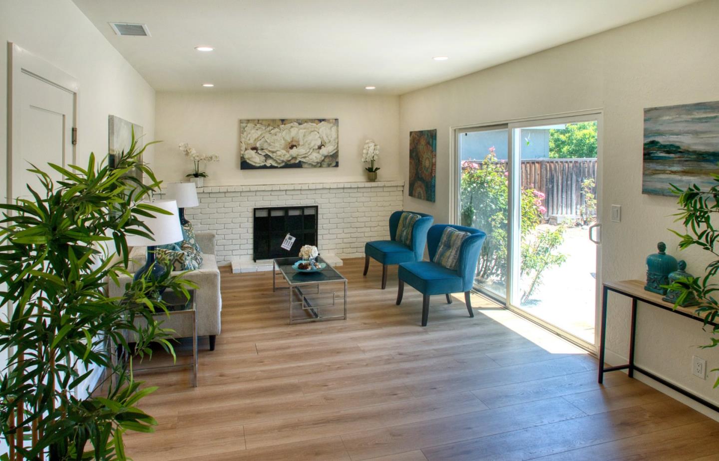 Detail Gallery Image 13 of 32 For 1598 Hallbrook Dr, San Jose,  CA 95118 - 3 Beds | 2 Baths