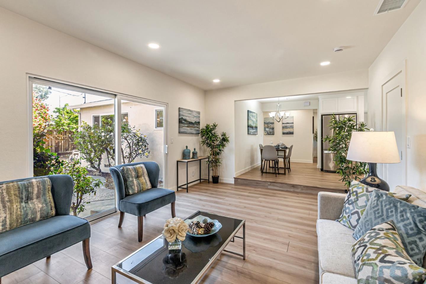 Detail Gallery Image 14 of 32 For 1598 Hallbrook Dr, San Jose,  CA 95118 - 3 Beds | 2 Baths