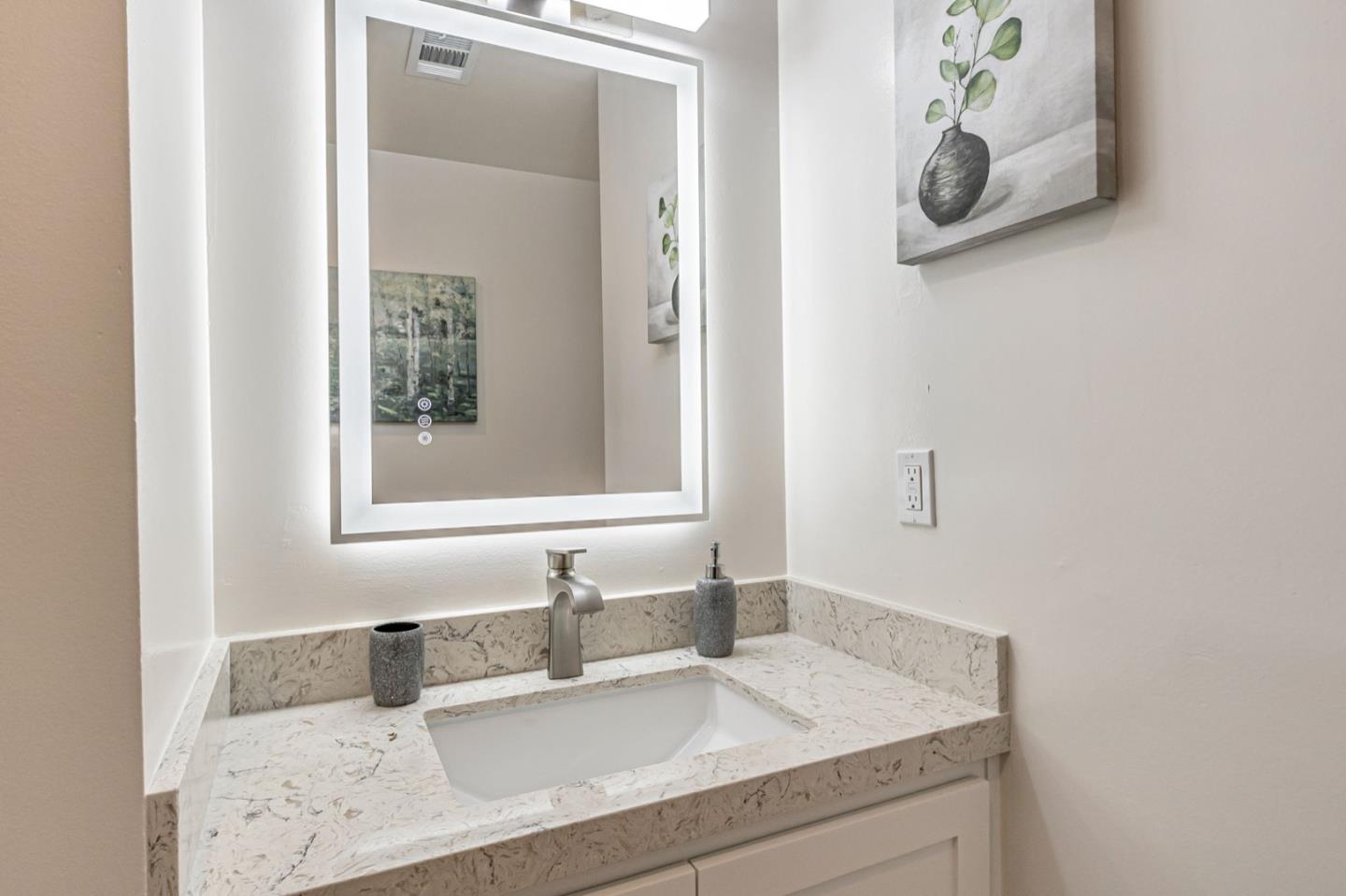 Detail Gallery Image 19 of 32 For 1598 Hallbrook Dr, San Jose,  CA 95118 - 3 Beds | 2 Baths