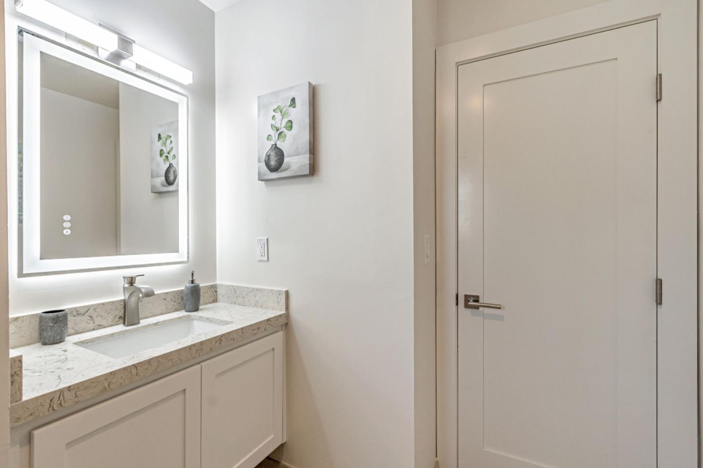 Detail Gallery Image 20 of 32 For 1598 Hallbrook Dr, San Jose,  CA 95118 - 3 Beds | 2 Baths