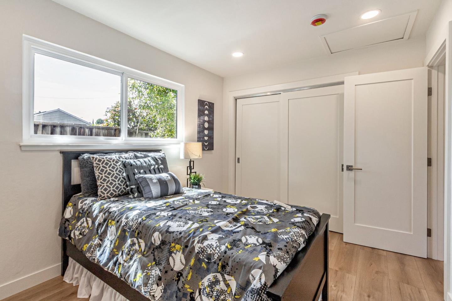 Detail Gallery Image 25 of 32 For 1598 Hallbrook Dr, San Jose,  CA 95118 - 3 Beds | 2 Baths