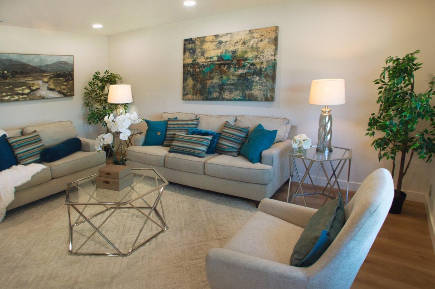 Detail Gallery Image 4 of 32 For 1598 Hallbrook Dr, San Jose,  CA 95118 - 3 Beds | 2 Baths