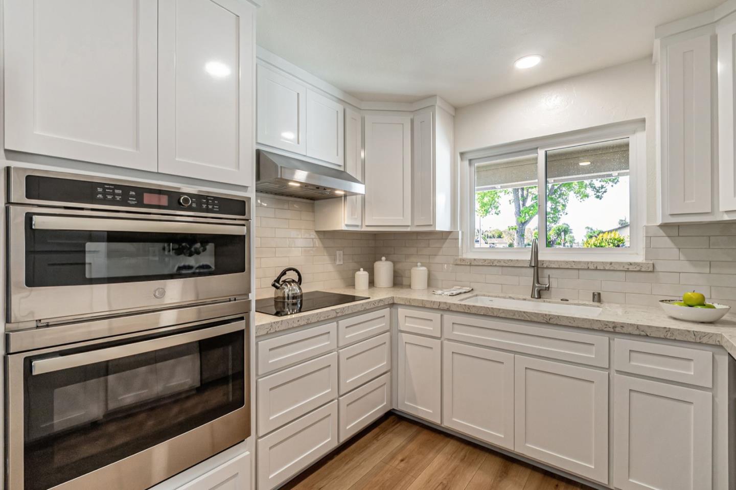 Detail Gallery Image 8 of 32 For 1598 Hallbrook Dr, San Jose,  CA 95118 - 3 Beds | 2 Baths