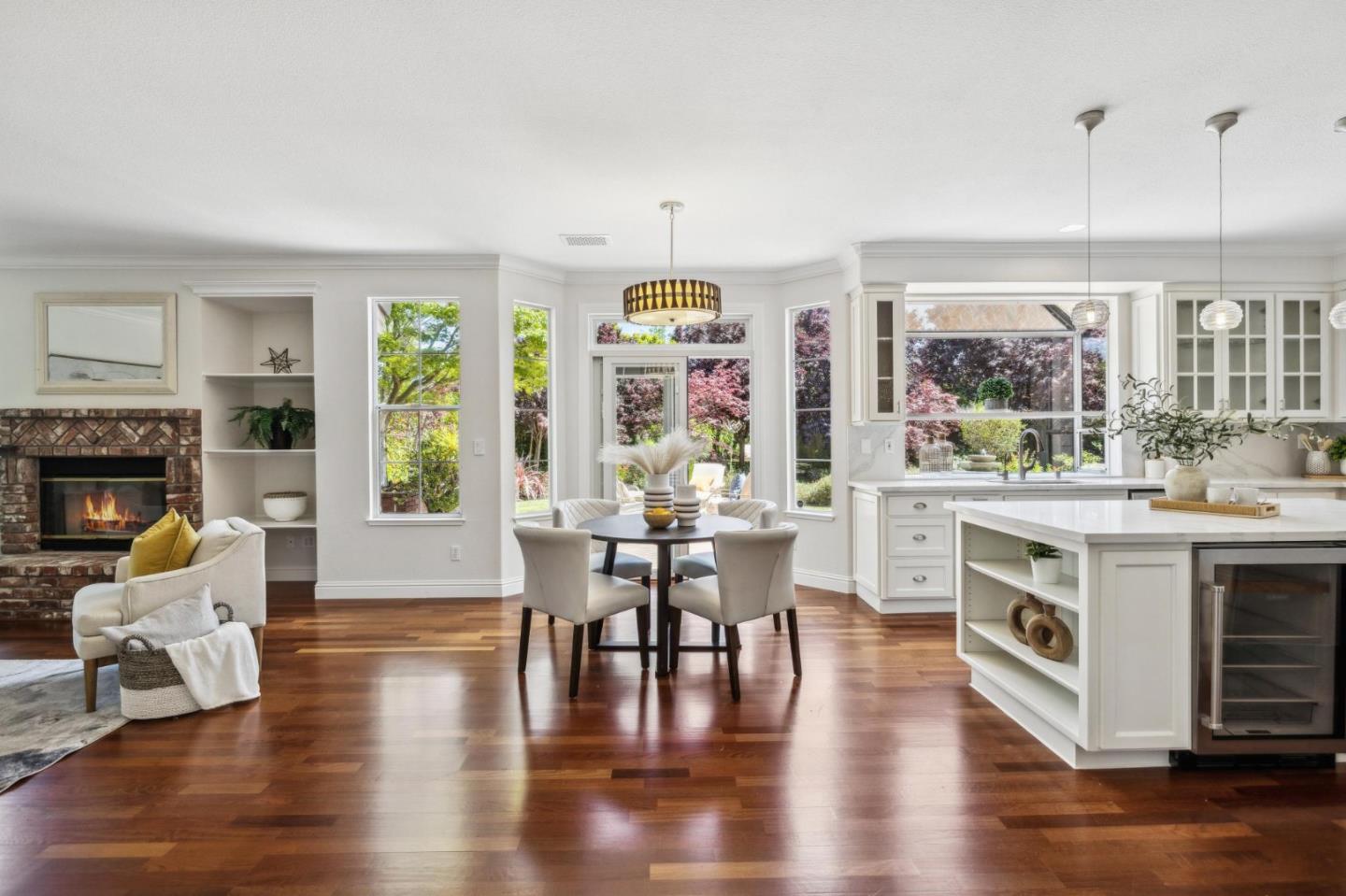 Detail Gallery Image 13 of 69 For 910 Governors Bay Dr, Redwood City,  CA 94065 - 5 Beds | 3 Baths