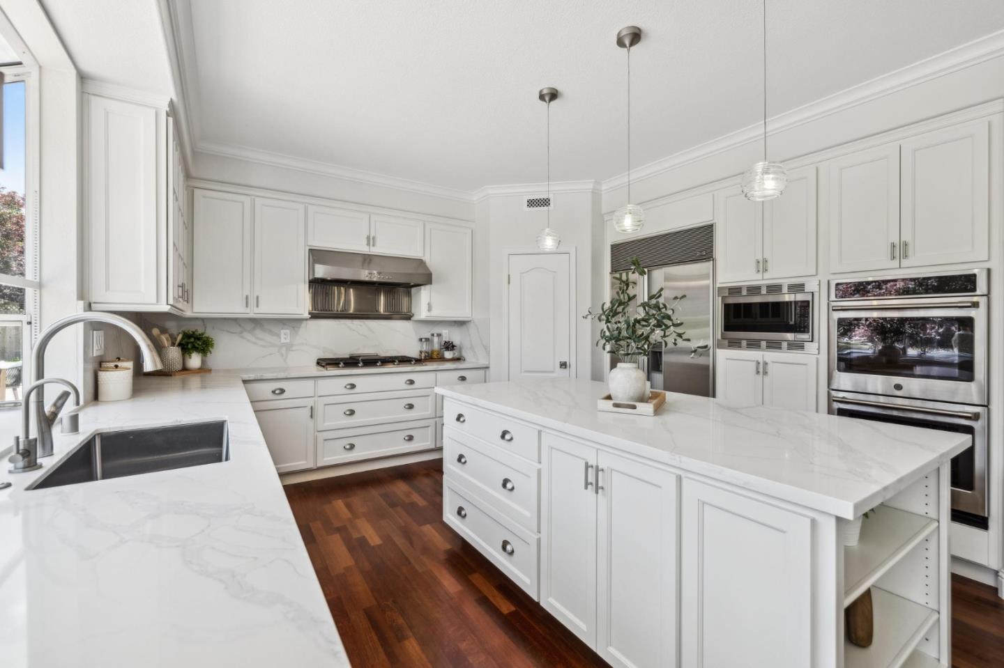 Detail Gallery Image 23 of 69 For 910 Governors Bay Dr, Redwood City,  CA 94065 - 5 Beds | 3 Baths