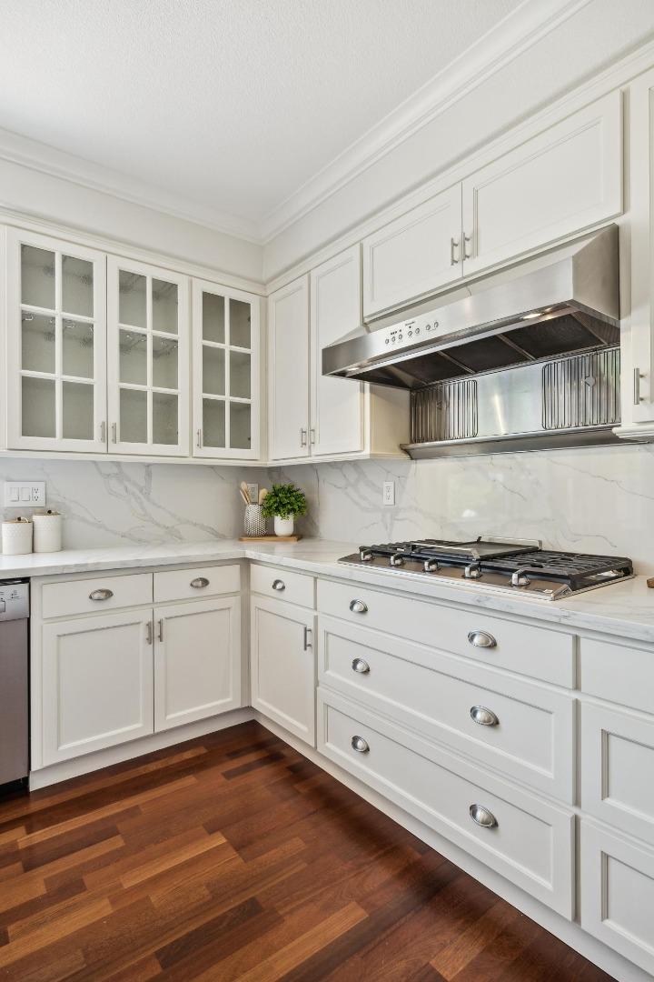 Detail Gallery Image 26 of 69 For 910 Governors Bay Dr, Redwood City,  CA 94065 - 5 Beds | 3 Baths