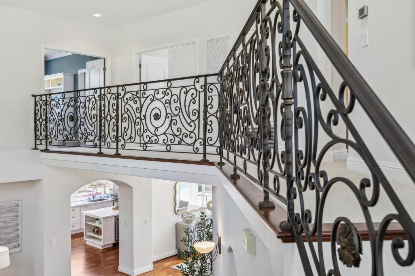 Detail Gallery Image 30 of 69 For 910 Governors Bay Dr, Redwood City,  CA 94065 - 5 Beds | 3 Baths