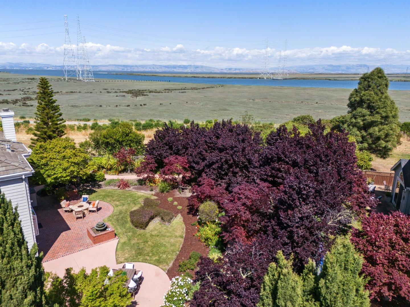 Detail Gallery Image 5 of 69 For 910 Governors Bay Dr, Redwood City,  CA 94065 - 5 Beds | 3 Baths