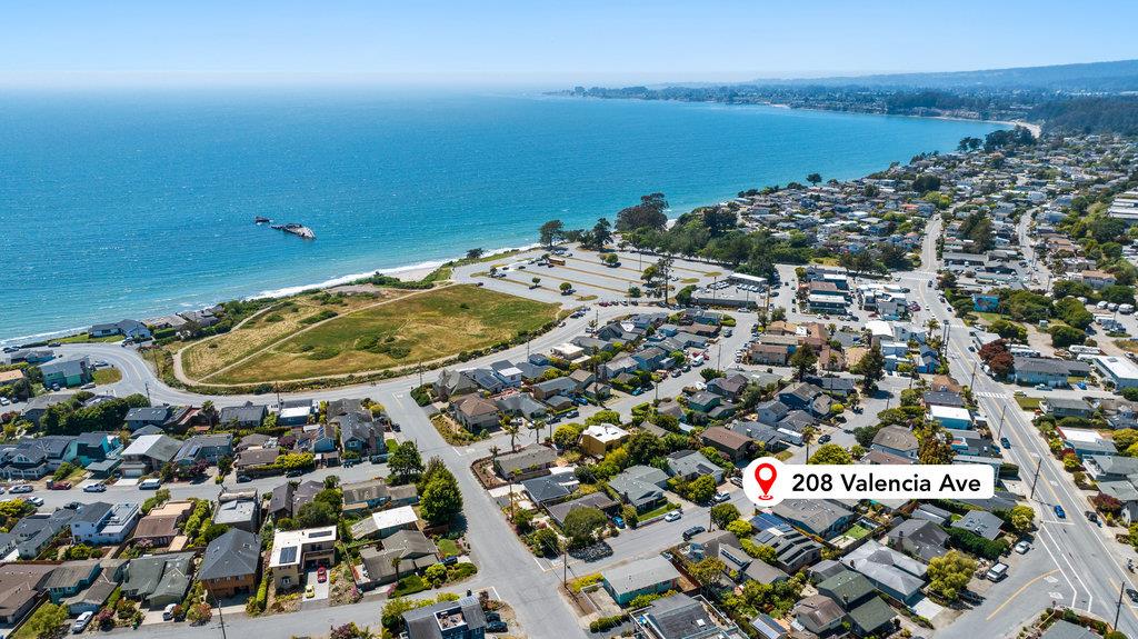 Detail Gallery Image 8 of 38 For 208 Valencia Ave, Aptos,  CA 95003 - 3 Beds | 2 Baths