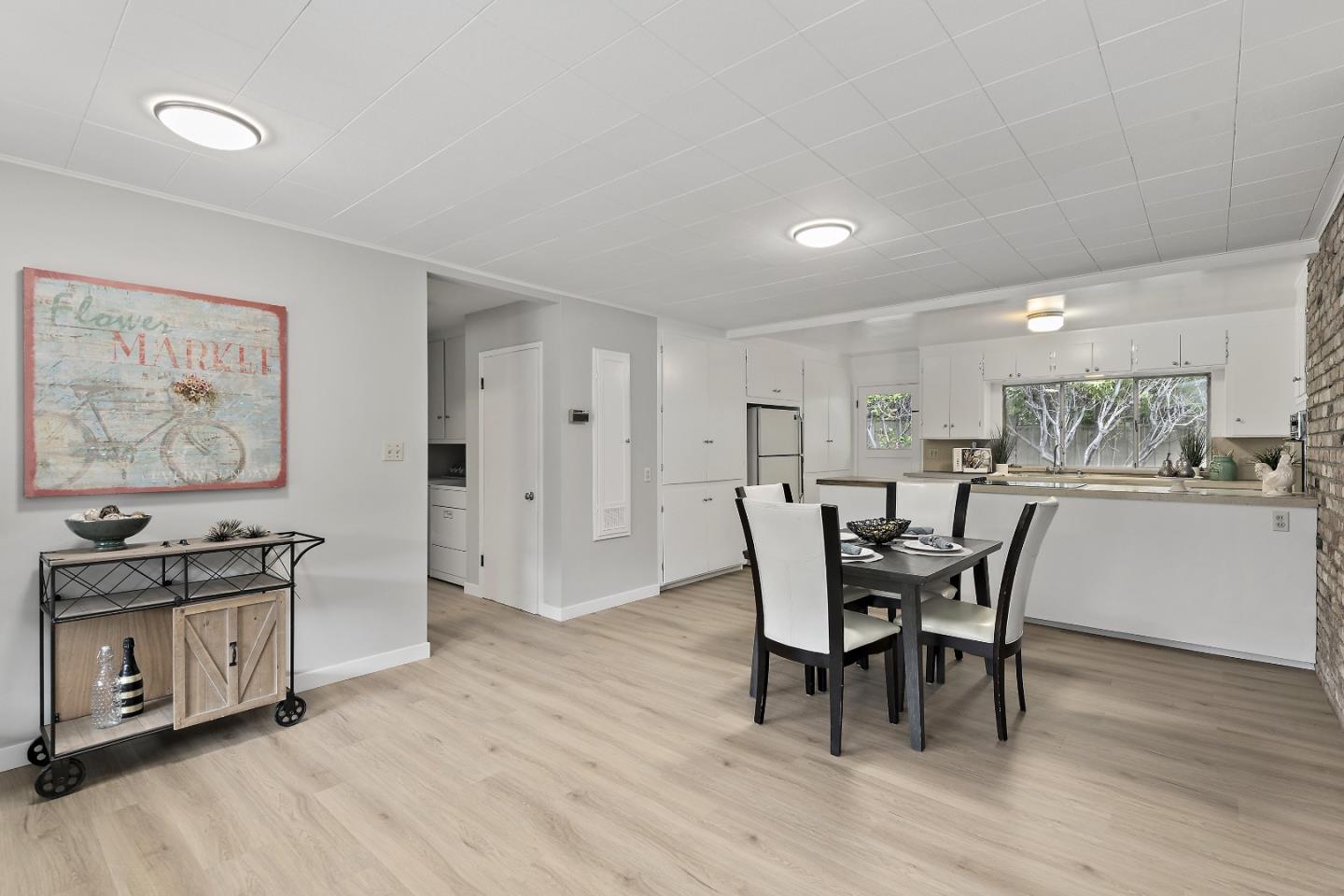 Detail Gallery Image 9 of 31 For 674 Campbell Ave, Los Altos,  CA 94024 - 4 Beds | 2 Baths