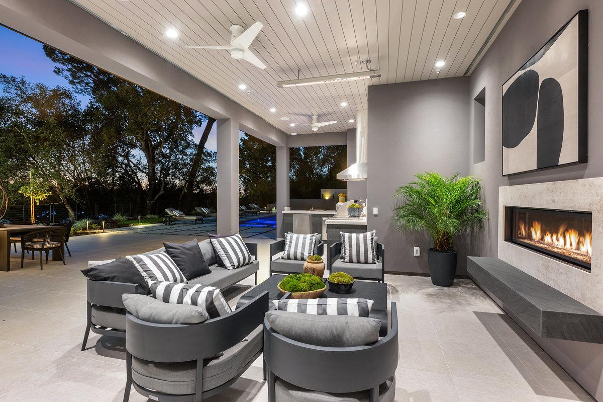 Detail Gallery Image 10 of 37 For 89 Tallwood Ct, Atherton,  CA 94027 - 6 Beds | 7/1 Baths