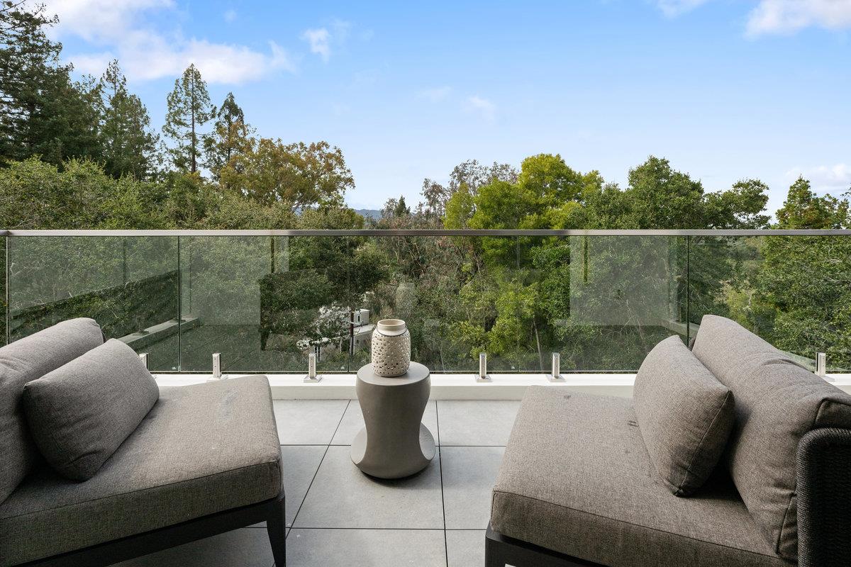 Detail Gallery Image 20 of 37 For 89 Tallwood Ct, Atherton,  CA 94027 - 6 Beds | 7/1 Baths