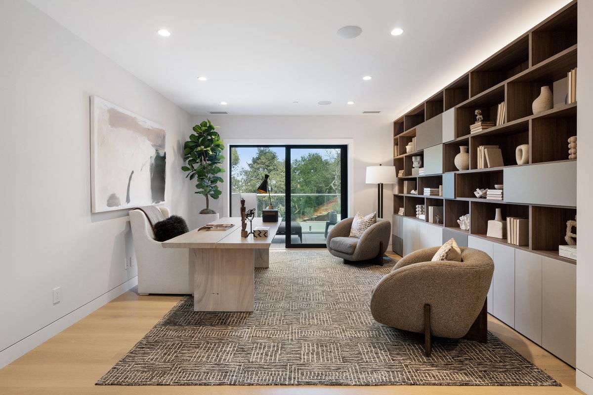 Detail Gallery Image 25 of 37 For 89 Tallwood Ct, Atherton,  CA 94027 - 6 Beds | 7/1 Baths
