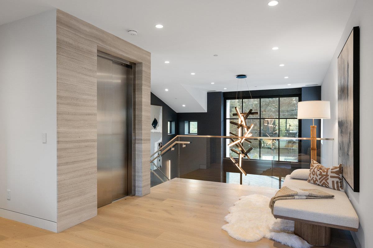 Detail Gallery Image 27 of 37 For 89 Tallwood Ct, Atherton,  CA 94027 - 6 Beds | 7/1 Baths