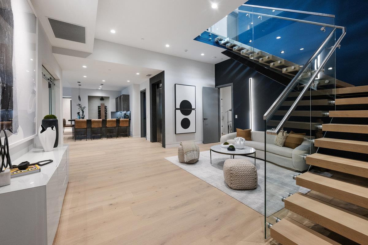 Detail Gallery Image 31 of 37 For 89 Tallwood Ct, Atherton,  CA 94027 - 6 Beds | 7/1 Baths