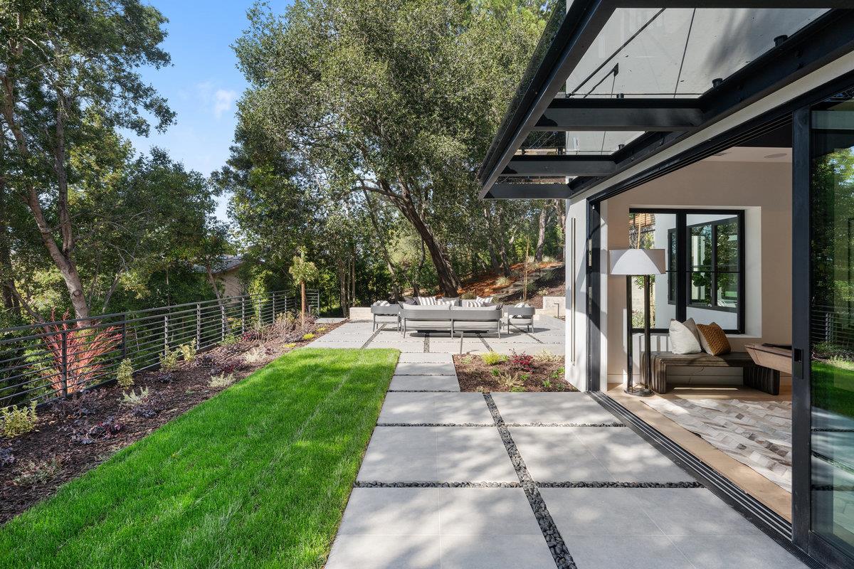 Detail Gallery Image 36 of 37 For 89 Tallwood Ct, Atherton,  CA 94027 - 6 Beds | 7/1 Baths
