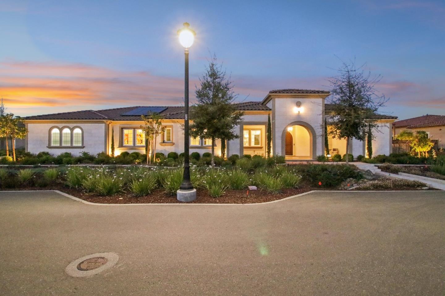 Detail Gallery Image 1 of 105 For 2170 via Orista, Morgan Hill,  CA 95037 - 4 Beds | 4/1 Baths