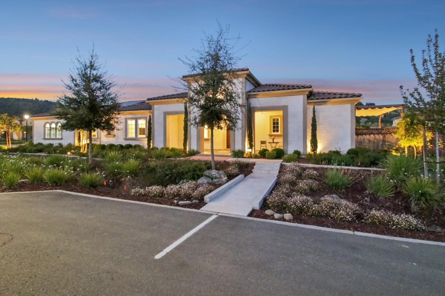 Detail Gallery Image 2 of 105 For 2170 via Orista, Morgan Hill,  CA 95037 - 4 Beds | 4/1 Baths