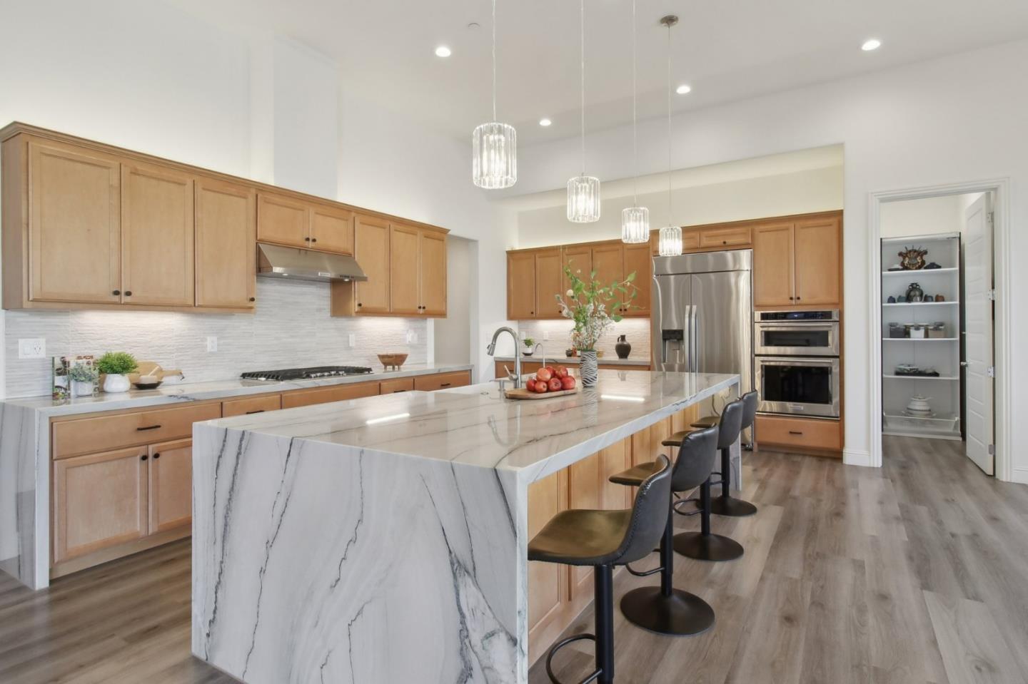 Detail Gallery Image 24 of 105 For 2170 via Orista, Morgan Hill,  CA 95037 - 4 Beds | 4/1 Baths