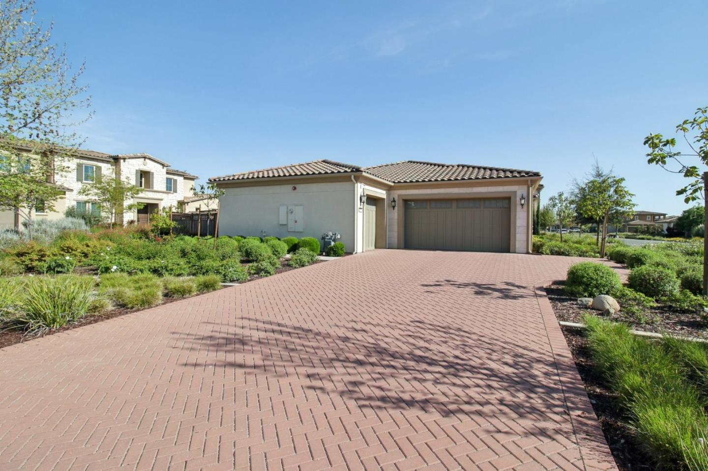 Detail Gallery Image 76 of 105 For 2170 via Orista, Morgan Hill,  CA 95037 - 4 Beds | 4/1 Baths