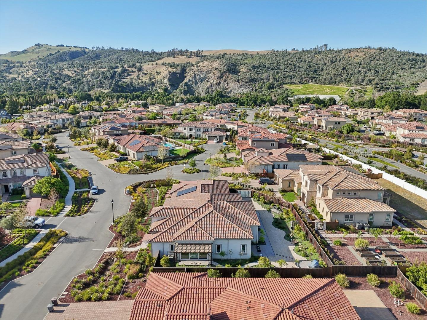 Detail Gallery Image 94 of 105 For 2170 via Orista, Morgan Hill,  CA 95037 - 4 Beds | 4/1 Baths