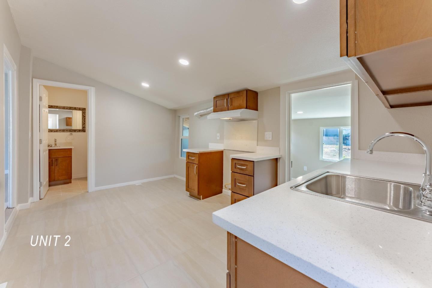 Detail Gallery Image 10 of 34 For 850 Calhoun St, San Jose,  CA 95116 - 3 Beds | 2 Baths