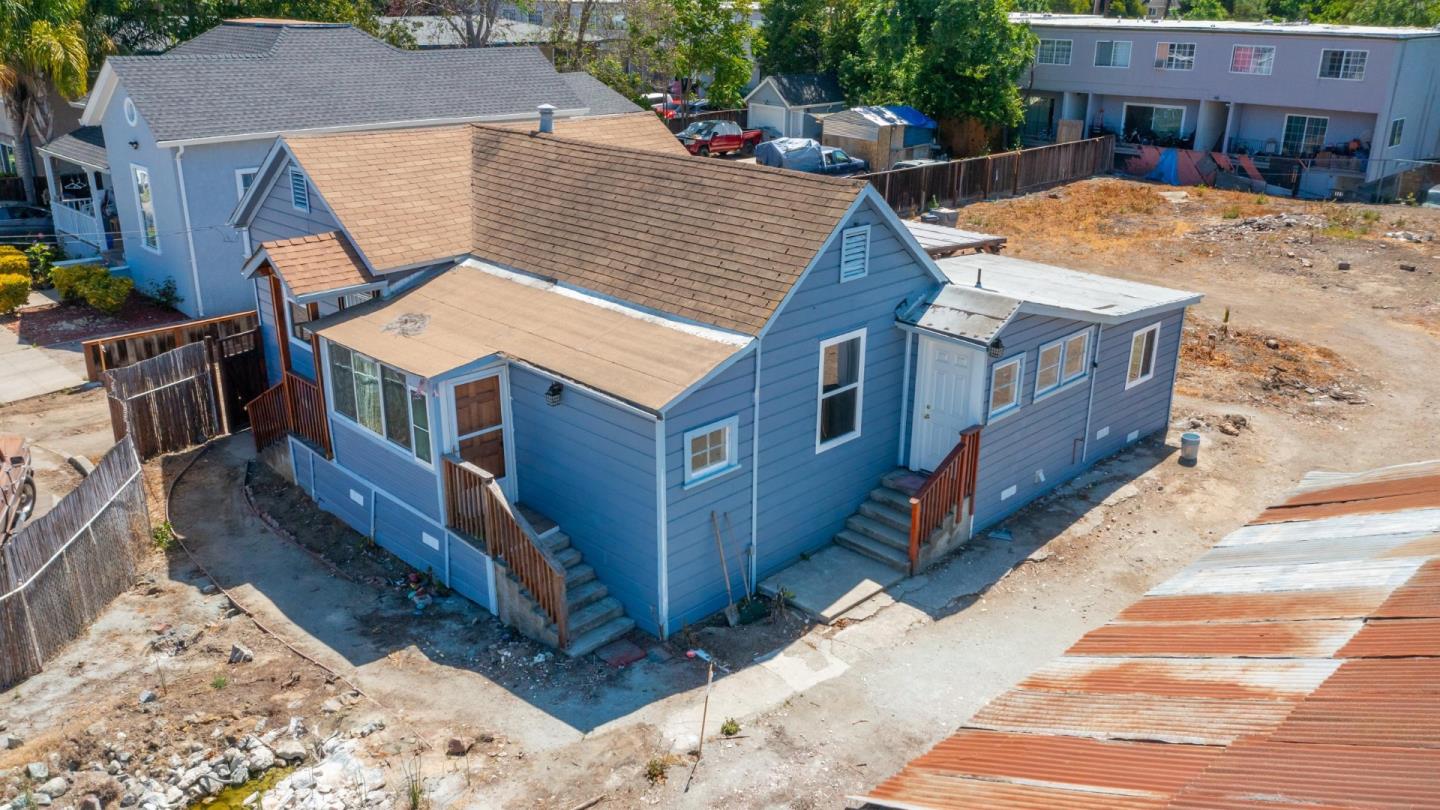 Detail Gallery Image 25 of 34 For 850 Calhoun St, San Jose,  CA 95116 - 3 Beds | 2 Baths