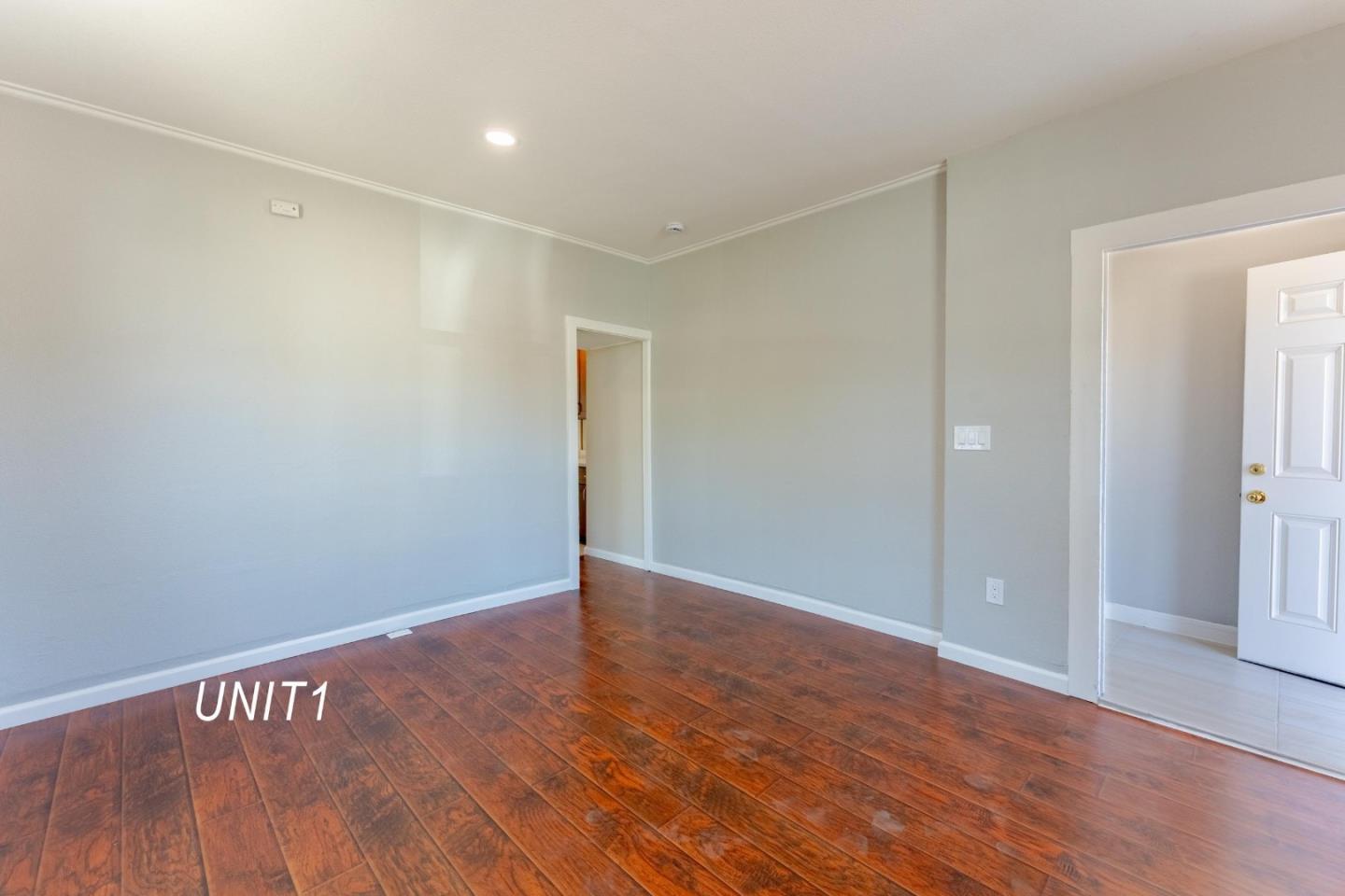 Detail Gallery Image 3 of 34 For 850 Calhoun St, San Jose,  CA 95116 - 3 Beds | 2 Baths