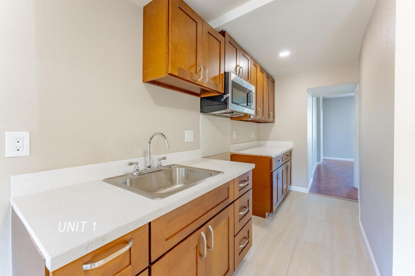 Detail Gallery Image 6 of 34 For 850 Calhoun St, San Jose,  CA 95116 - 3 Beds | 2 Baths