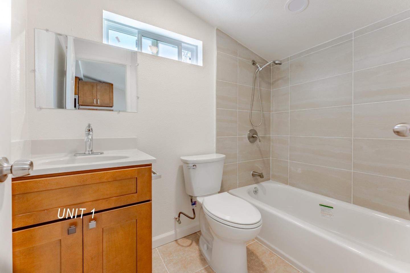 Detail Gallery Image 7 of 34 For 850 Calhoun St, San Jose,  CA 95116 - 3 Beds | 2 Baths