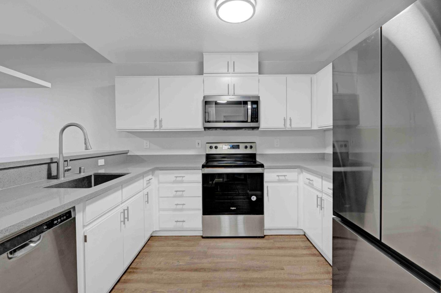 Detail Gallery Image 3 of 19 For 952 S 11th St #134,  San Jose,  CA 95112 - 1 Beds | 1 Baths