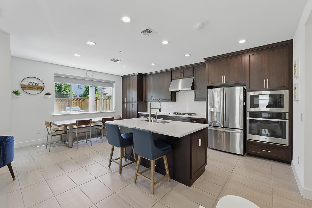 Detail Gallery Image 15 of 66 For 410 E Redberry Pl, Mountain House,  CA 95391 - 3 Beds | 2/1 Baths