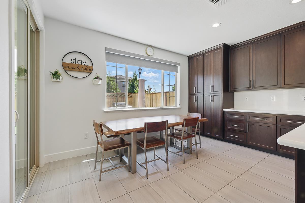 Detail Gallery Image 16 of 66 For 410 E Redberry Pl, Mountain House,  CA 95391 - 3 Beds | 2/1 Baths