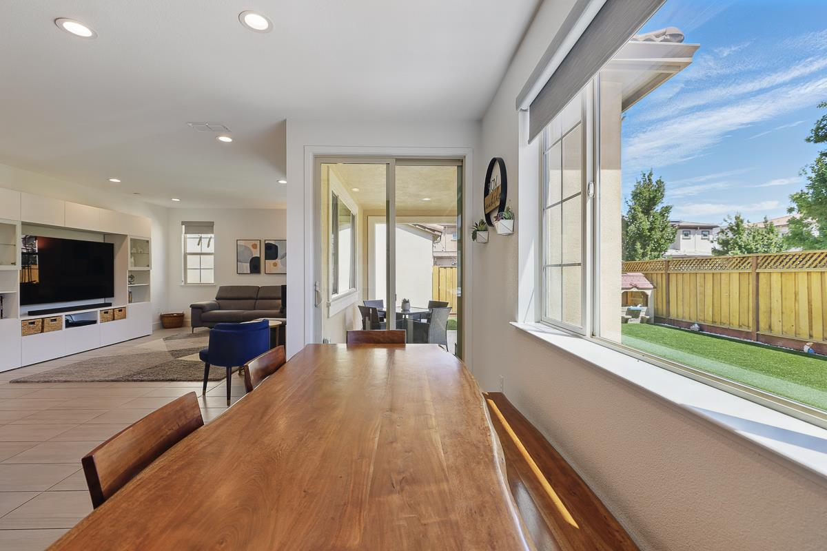 Detail Gallery Image 21 of 66 For 410 E Redberry Pl, Mountain House,  CA 95391 - 3 Beds | 2/1 Baths